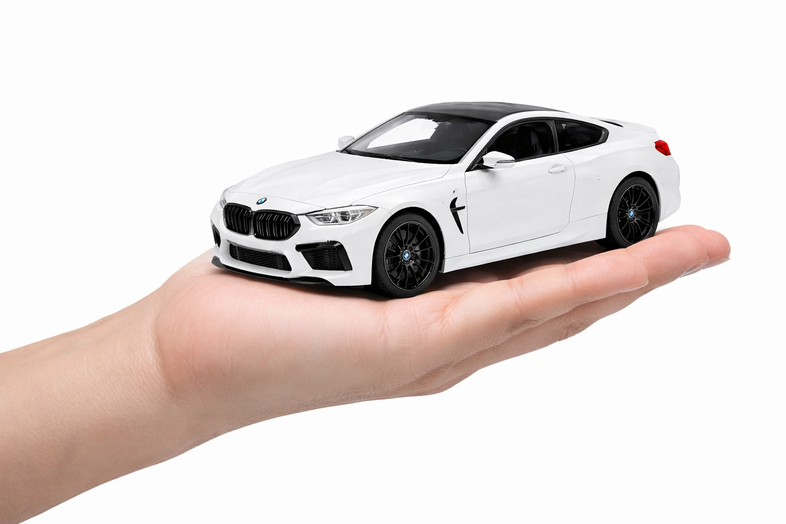 BMW M8 Competition – 1:32 Scale Precision Model