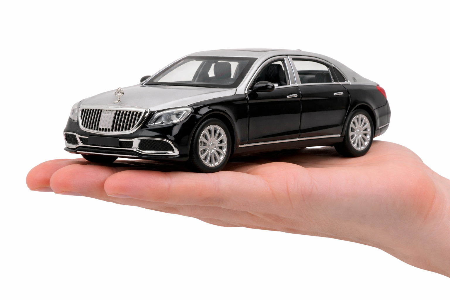 Mercedes-Maybach S600 Luxury Sedan – 1:24 Scale Precision Model