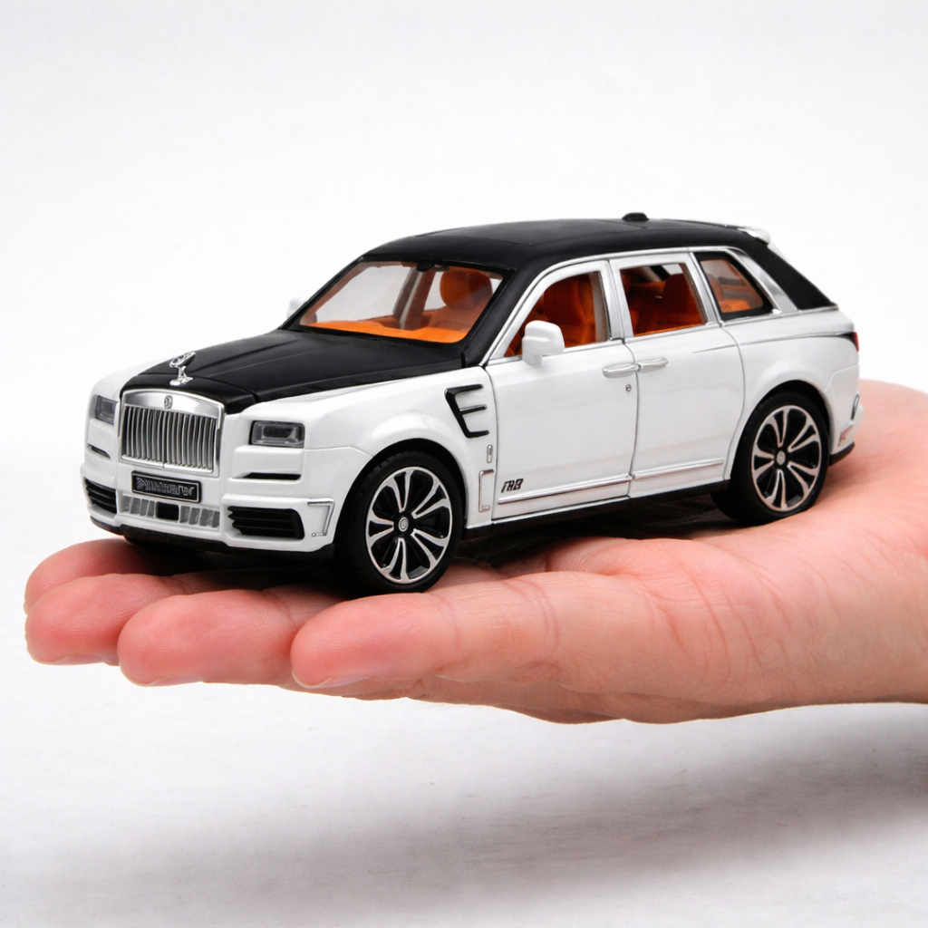 Rolls-Royce Cullinan 1:32 Diecast Model - Premium Metal Body