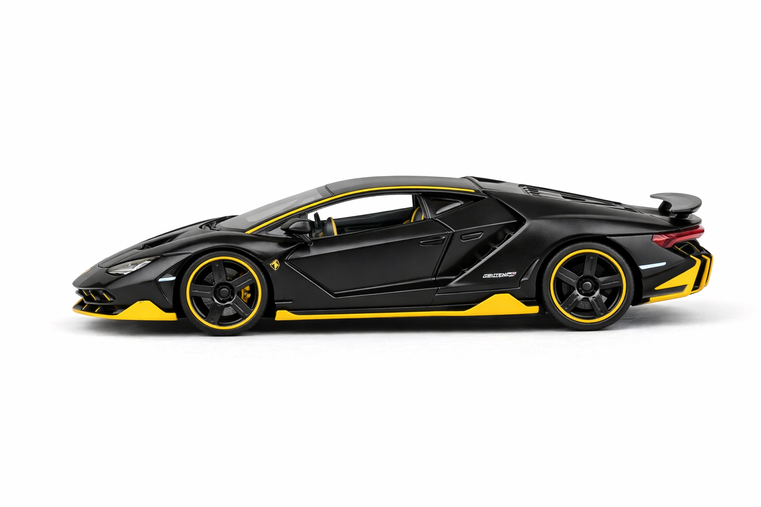 Lamborghini Centenario LP 770-4 – 1:24 Scale Precision Metal Model