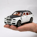 Rolls-Royce Cullinan 1:24 Diecast Model – Premium Metal Body