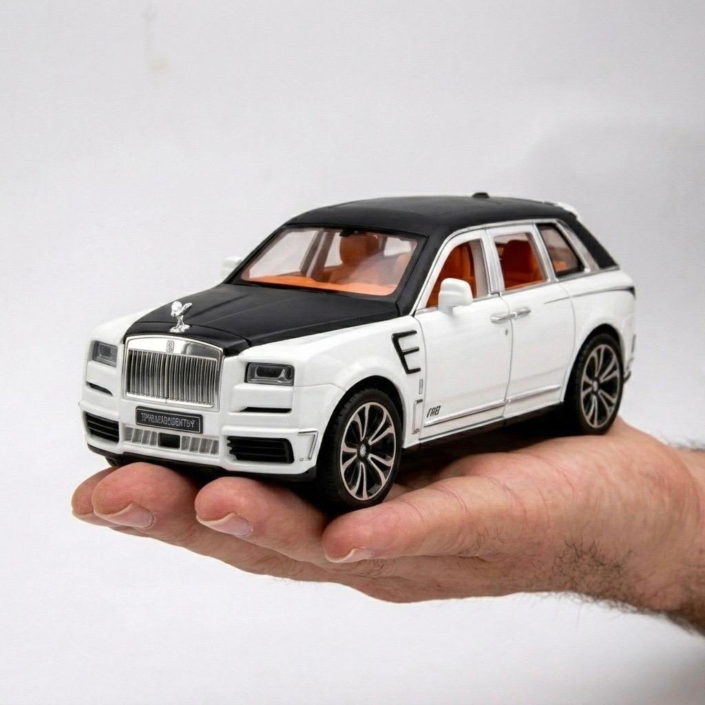 Rolls-Royce Cullinan 1:24 Diecast Model – Premium Metal Body