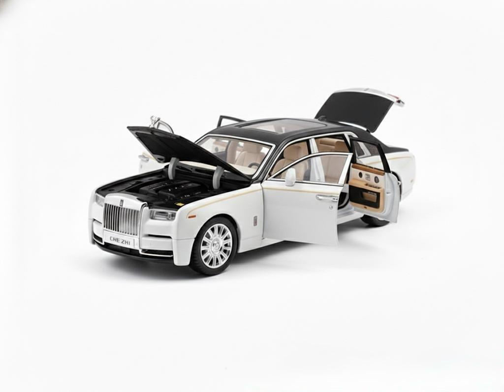Rolls-Royce Phantom III Heritage Replica with Spirit of Ecstasy – 1:24 Scale