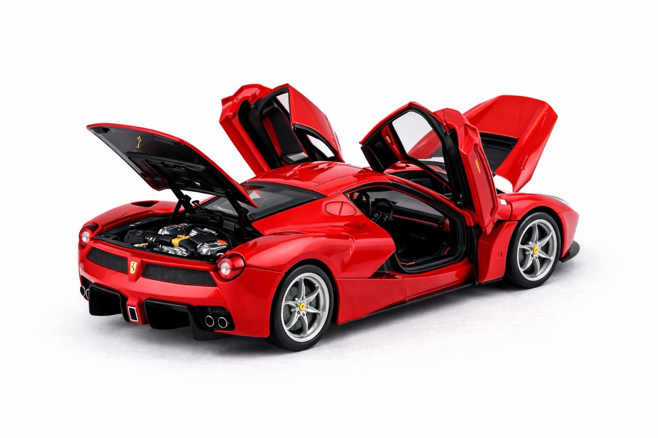 Ferrari LaFerrari Luxury Diecast Car – 1:24 Scale Precision Model