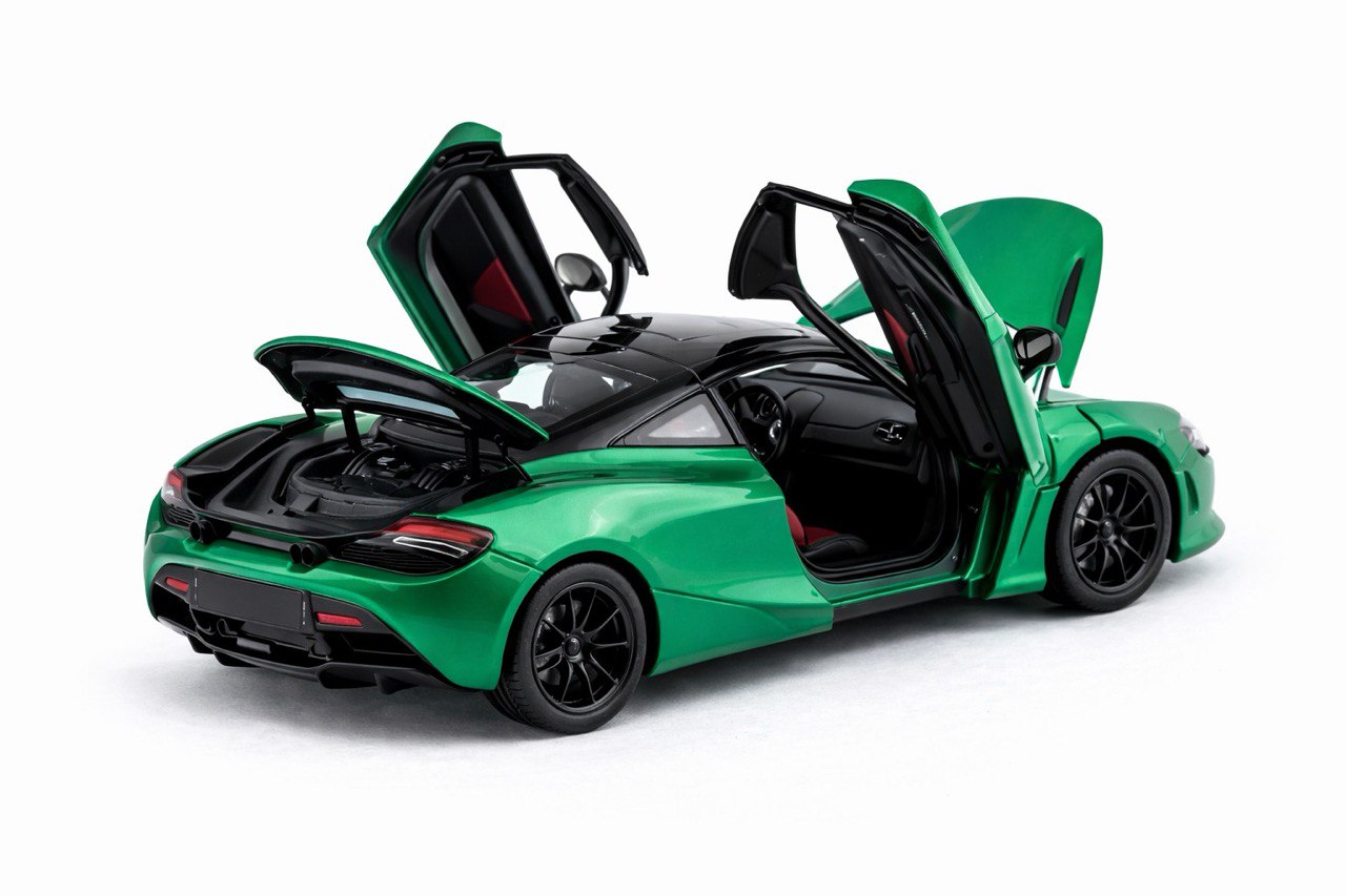 McLaren 720S Luxury Supercar Diecast – 1:24 Scale Precision Model