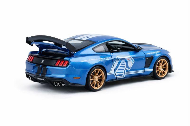 Ford Mustang Shelby GT500 Luxury Diecast - 1/32 Scale Precision Model