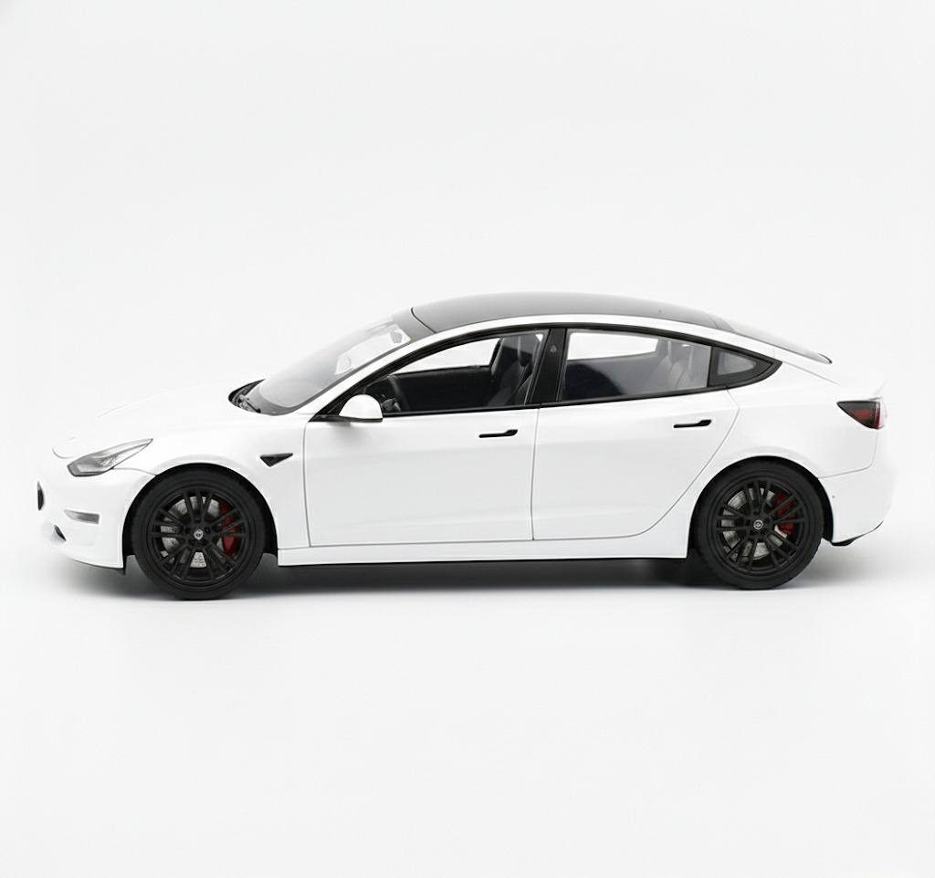 Tesla Model 3 Precision Metal Model – 1:24 Scale